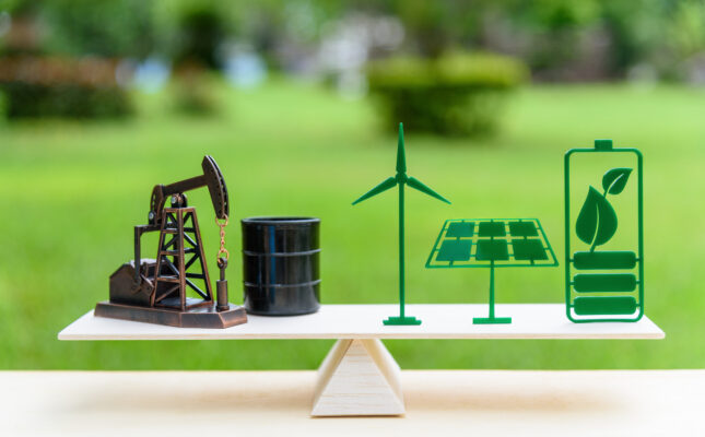 Polska zainwestuje 1 bln zł w energetykę. Premier Donald Tusk zapowiada wielką modernizację: atom, sieci i OZE jako filary bezpieczeństwa. Sprawdź mapę wydatków.