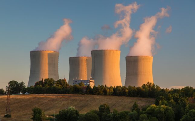 Huta Częstochowa wdraża normy NQA-1 i ISO 19443. To niezbędny krok, by dostarczać stal dla elektrowni jądrowych w Polsce i na świecie. Sprawdź szczegóły.