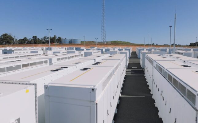 Poznaj szczegóły nowej inwestycji ONDE. Jeden z największych bateryjnych magazynów energii w Europie powstanie w Polsce do końca 2027 roku.