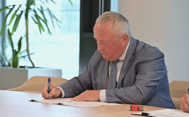 Paweł Augustyn, Zastępca Prezesa Zarządu NFOŚiGW podczas podpisywania umowy