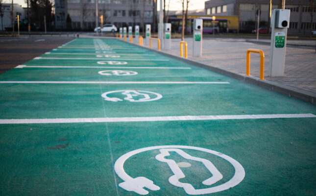 Pierwszy taki program abonamentowy w Polsce dla kierowców elektryków