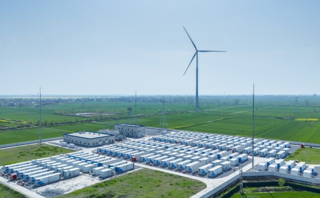 Peak Energy wybuduje w Sacramento fabrykę baterii sodowo-jonowych o mocy 4 GWh. Startup zabezpieczył już kontrakty na 6 GWh m.in. dla General Motors i centrów danych AI.