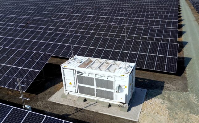 318 MWh nowych baterii w pół roku. Czechy przyśpieszyły o 83 procent