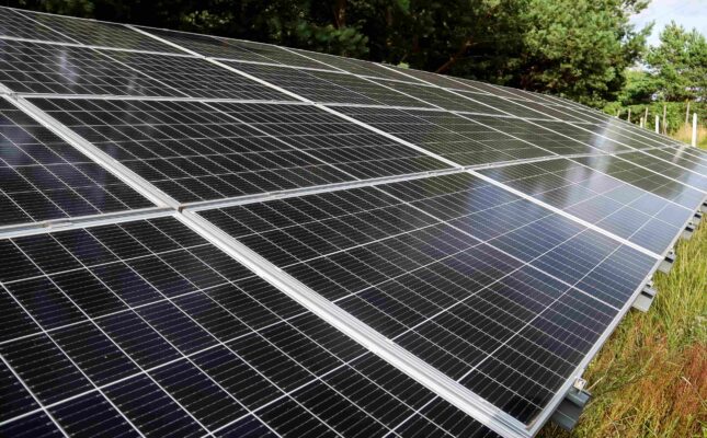 8 dni redukcji fotowoltaiki. PSE znów płacą za energię, która nie trafia do sieci