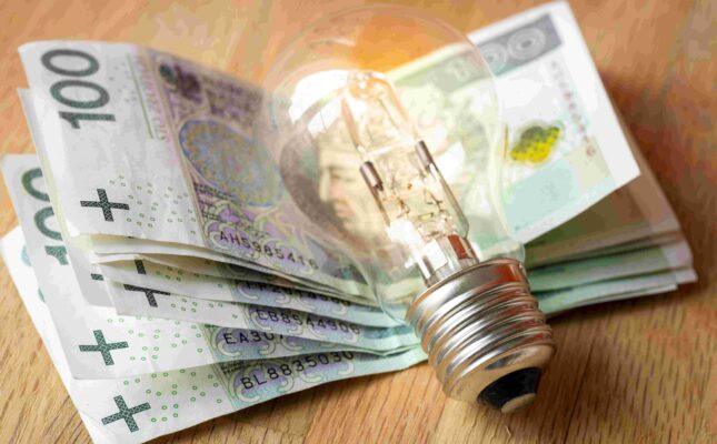 Rynkowa cena prądu ponad trzy razy wyższa wieczorem. Z 410 do 1312 zł/MWh