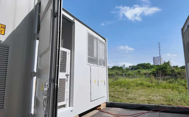 Wojewódzki Ośrodek Sportu i Rekreacji w Zielonej Górze-Drzonkowie podpisał umowę z firmą MAZEL z Nowej Soli na budowę systemu zasilania opartego na magazynie energii